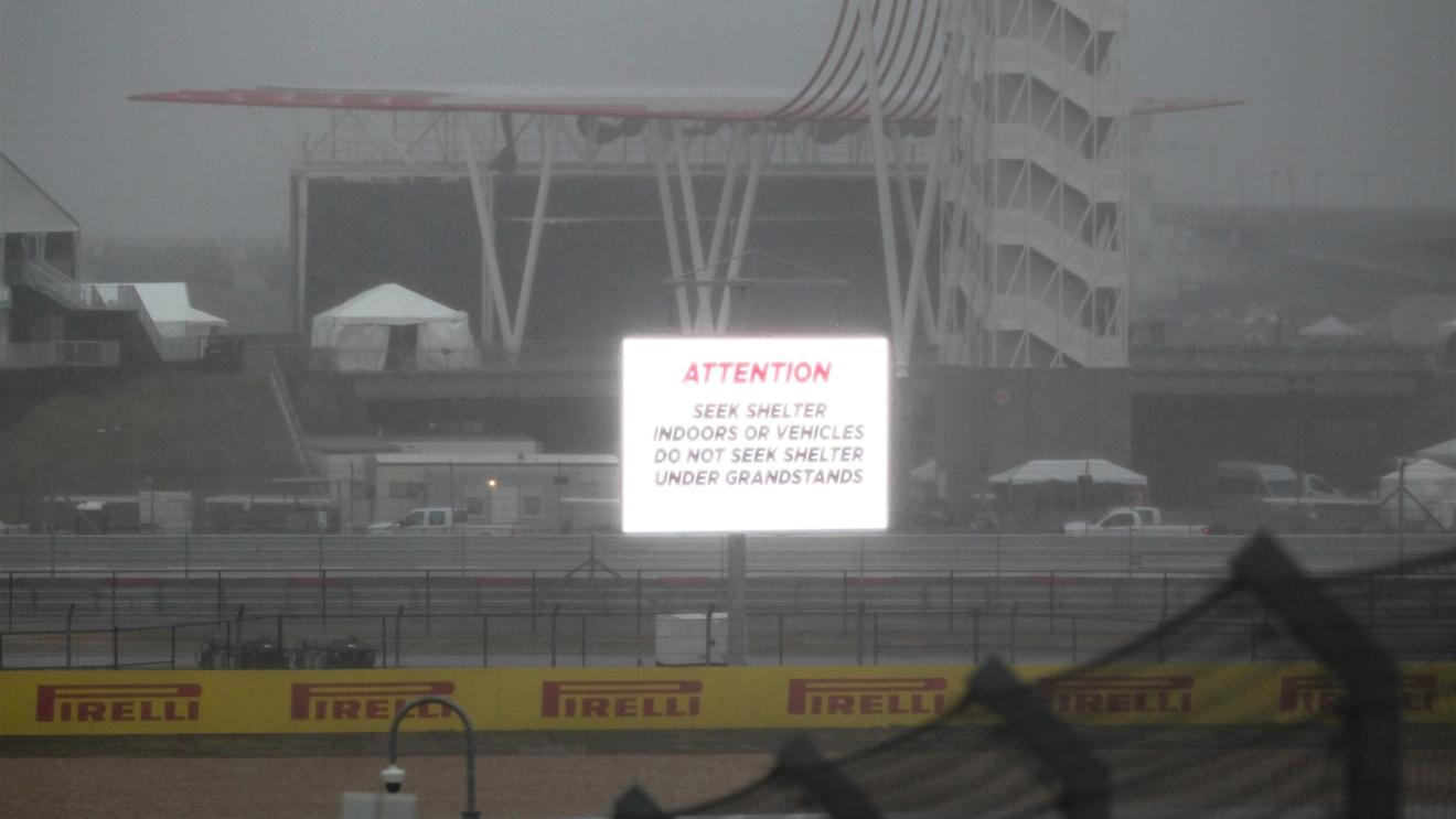 Attention signage at Formula One World Championship, Rd16, United States  Grand Prix, Practice, Austin, Texas, USA, Friday 23 October 2015. © Sutton Motorsport Images