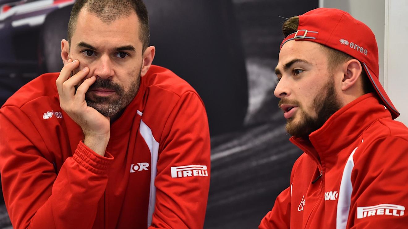 Marc Hynes (GBR) Marussia Driver Coach and Will Stevens (GBR) Marussia at Formula One World Championship, Rd16, United States  Grand Prix, Qualifying, Austin, Texas, USA, Saturday 24 October 2015. © Sutton Motorsport Images