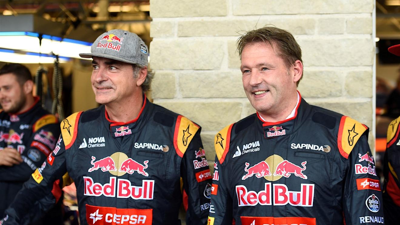 Carlos Sainz (ESP) and Jos Verastappen (NDL) at Formula One World Championship, Rd16, United States  Grand Prix, Qualifying, Austin, Texas, USA, Saturday 24 October 2015. © Sutton Motorsport Images