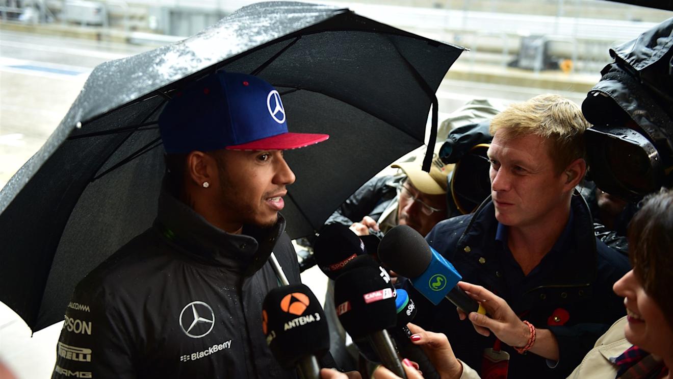 Lewis Hamilton (GBR) Mercedes AMG F1 talks with Simon Lazenby (GBR) Sky TV at Formula One World Championship, Rd16, United States  Grand Prix, Qualifying, Austin, Texas, USA, Saturday 24 October 2015. © Sutton Motorsport Images