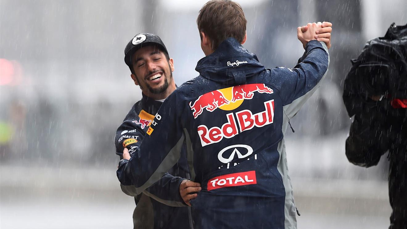 Daniel Ricciardo (AUS) Red Bull Racing and Daniil Kvyat (RUS) Red Bull Racing dance in pit lane at Formula One World Championship, Rd16, United States  Grand Prix, Qualifying, Austin, Texas, USA, Saturday 24 October 2015. © Sutton Motorsport Images