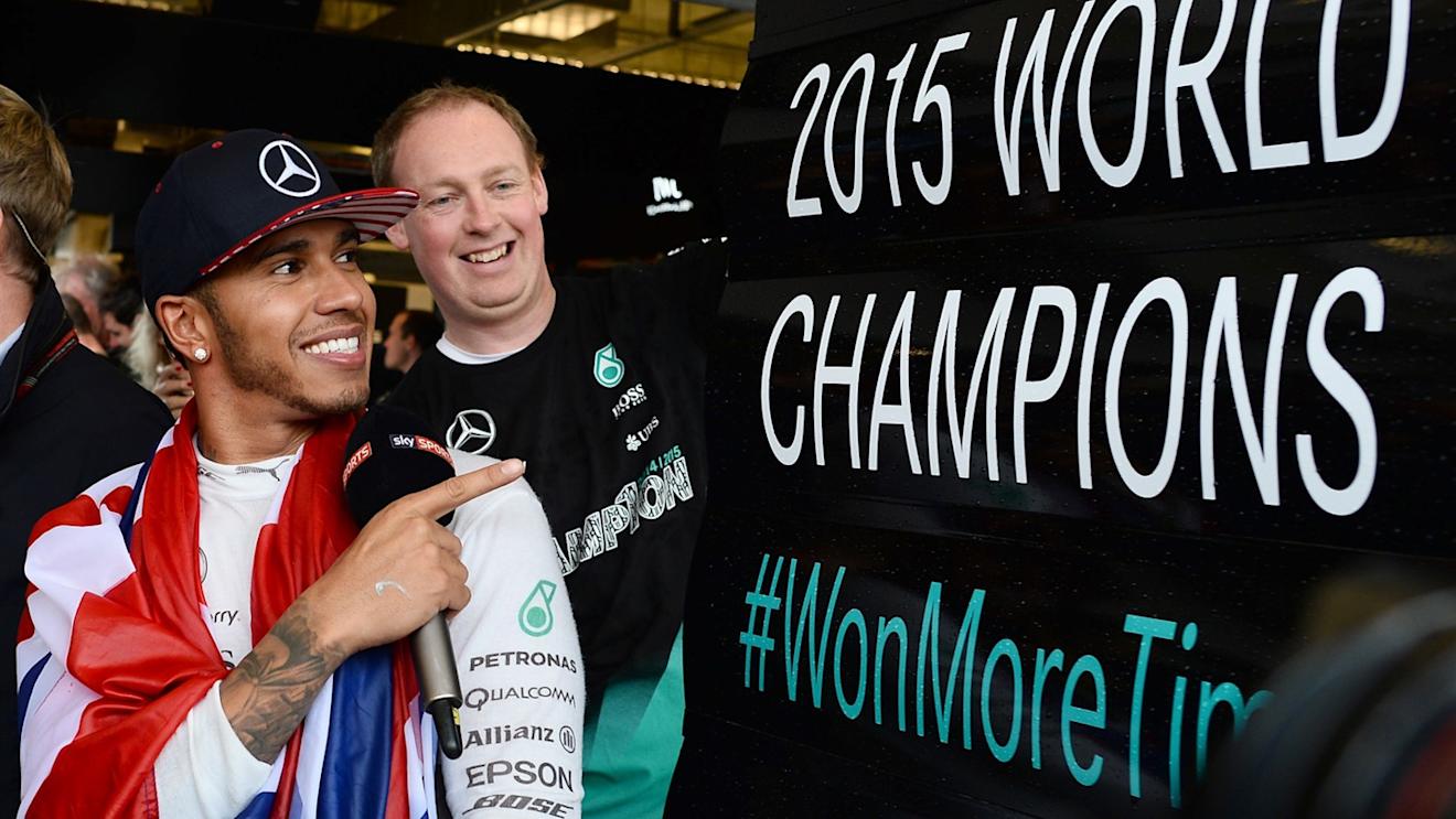 Lewis Hamilton (GBR) Mercedes AMG F1 celebrates at Formula One World Championship, Rd16, United States  Grand Prix, Race, Austin, Texas, USA, Sunday 25 October 2015. © Sutton Motorsport Images