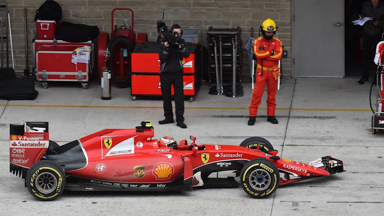 Kimi Raikkonen (FIN) Ferrari SF15-T pits with broken front wing at Formula One World Championship, Rd16, United States  Grand Prix, Race, Austin, Texas, USA, Sunday 25 October 2015. © Sutton Motorsport Images