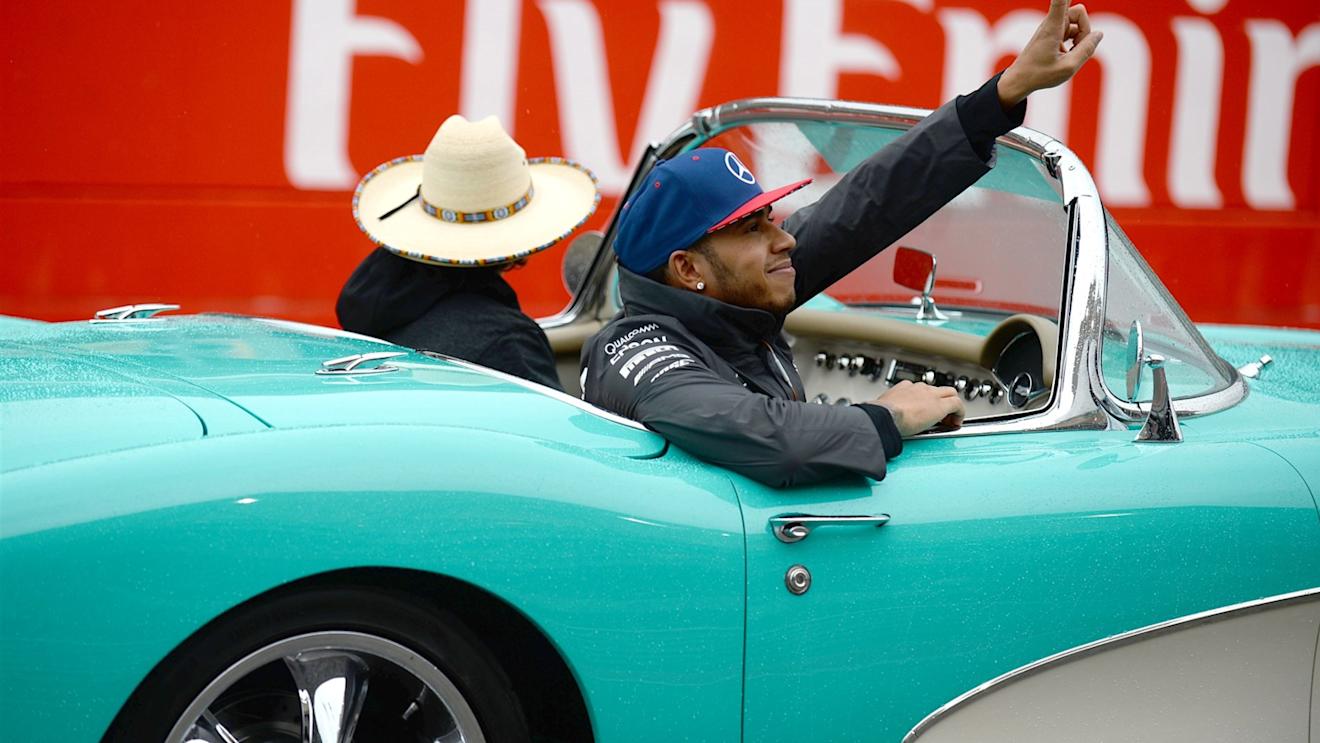 Lewis Hamilton (GBR) Mercedes AMG F1 in the drivers parade at Formula One World Championship, Rd16, United States  Grand Prix, Race, Austin, Texas, USA, Sunday 25 October 2015. © Sutton Motorsport Images
