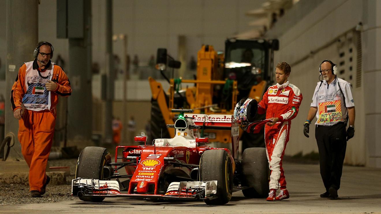 Sebastian Vettel (GER) Ferrari SF16-H stops on track in FP2 at Formula One World Championship, Rd21, Abu Dhabi Grand Prix, Practice, Yas Marina Circuit, Abu Dhabi, UAE, Friday 25 November 2016. © Sutton Images