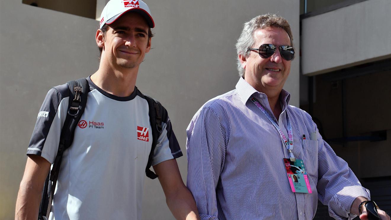 Esteban Gutierrez (MEX) Haas F1 with his Father Roberto Gutierrez (MEX) at Formula One World Championship, Rd21, Abu Dhabi Grand Prix, Race, Yas Marina Circuit, Abu Dhabi, UAE, Sunday 27 November 2016. © Sutton Images