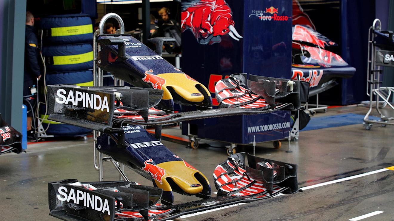 Scuderia Toro Rosso STR11 nose and front wings at Formula One World Championship, Rd1, Australian Grand Prix, Practice, Albert Park, Melbourne, Australia, Friday 18 March 2016. © Sutton Motorsport Images