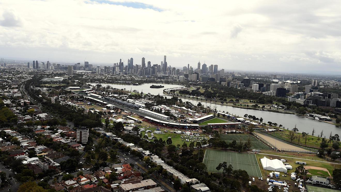 Aerial View / atmosphere at Formula One World Championship, Rd1, Australian Grand Prix, Qualifying, Albert Park, Melbourne, Australia, Saturday 19 March 2016. © Sutton Motorsport Images