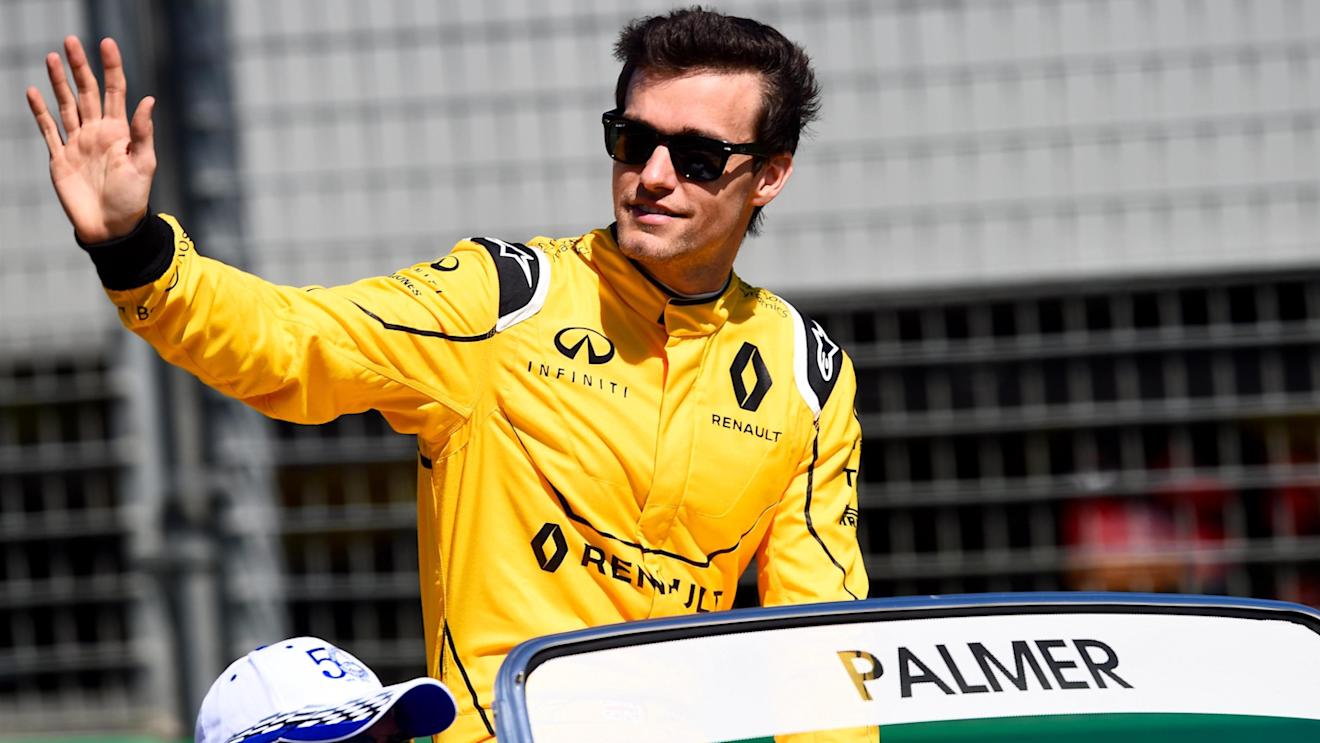 Jolyon Palmer (GBR) Renault Sport F1 Team on the drivers parade at Formula One World Championship, Rd1, Australian Grand Prix, Race, Albert Park, Melbourne, Australia, Sunday 20 March 2016. © Sutton Motorsport Images