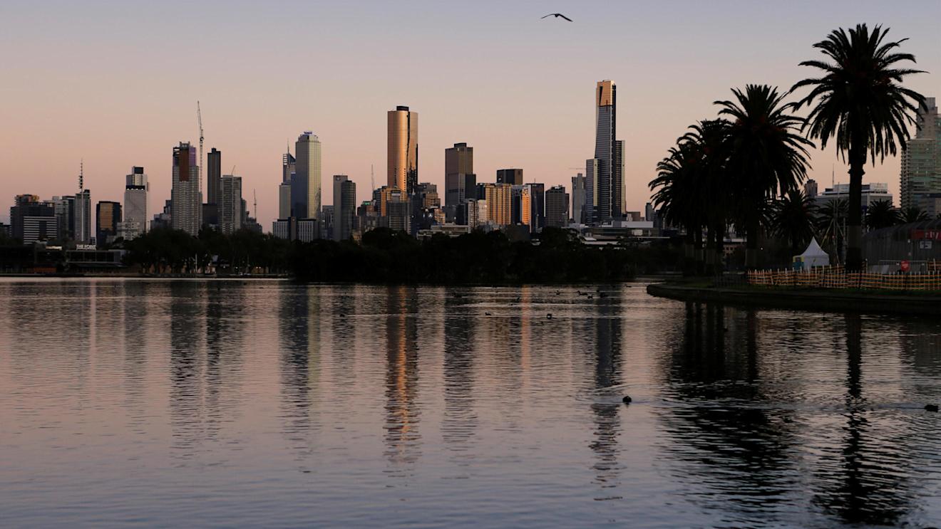 The Melbourne skyline at sunrise at Formula One World Championship, Rd1, Australian Grand Prix, Race, Albert Park, Melbourne, Australia, Sunday 20 March 2016. © Sutton Motorsport Images