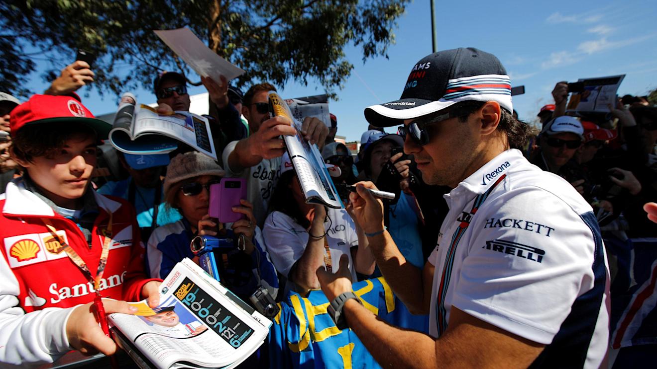 Felipe Massa (BRA) Williams signs autographs for the fans at Formula One World Championship, Rd1, Australian Grand Prix, Race, Albert Park, Melbourne, Australia, Sunday 20 March 2016. © Sutton Motorsport Images