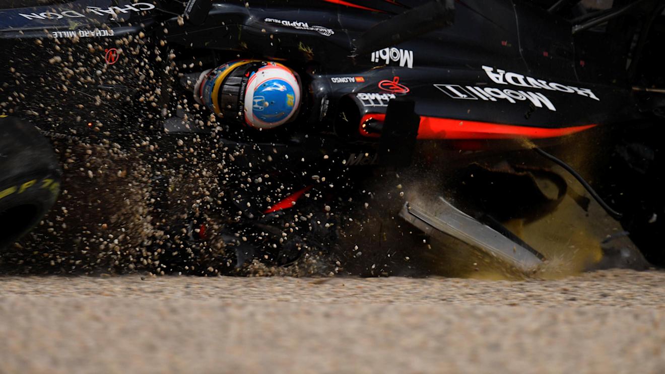 Fernando Alonso (ESP) McLaren MP4-31 crashes out of the race at Formula One World Championship, Rd1, Australian Grand Prix, Race, Albert Park, Melbourne, Australia, Sunday 20 March 2016. © Sutton Motorsport Images