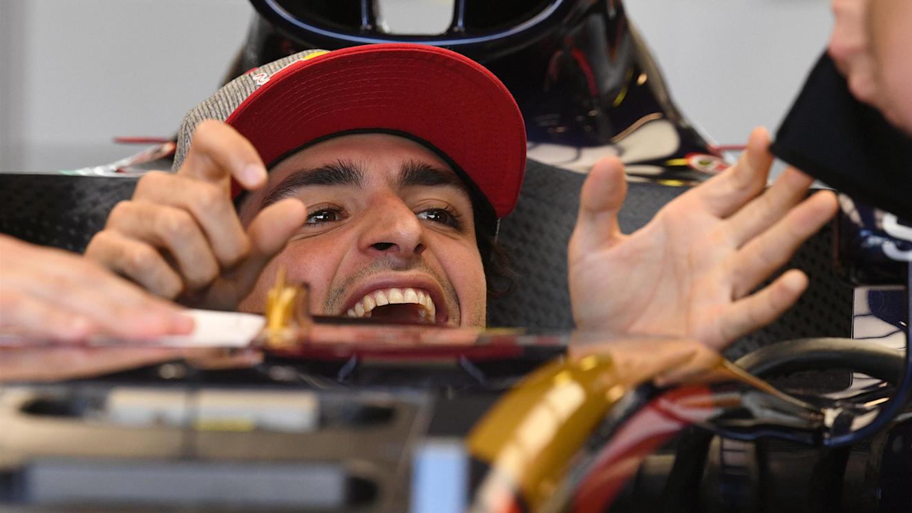 Carlos Sainz jr (ESP) Scuderia Toro Rosso STR11 at Formula One World Championship, Rd1, Australian Grand Prix, Preparations, Albert Park, Melbourne, Australia, Thursday 17 March 2016. © Sutton Motorsport Images