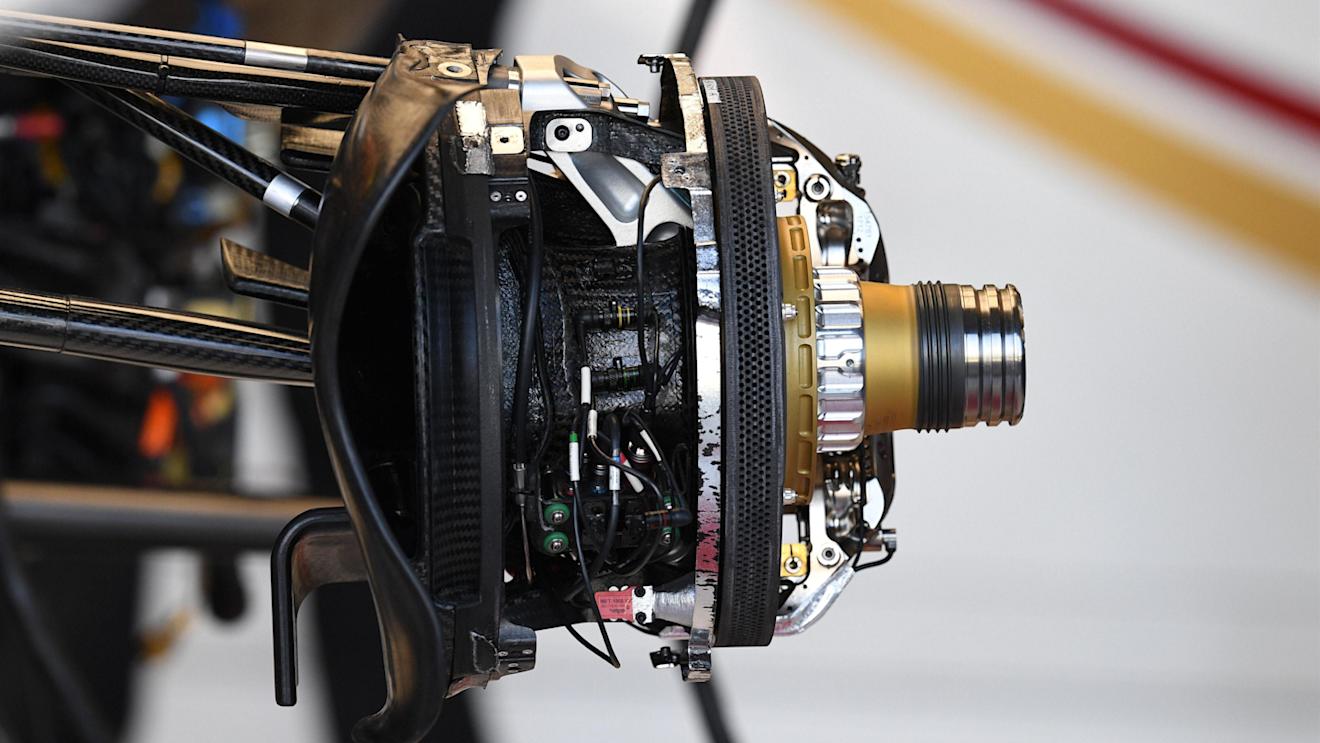 Haas VF-16 front brake and wheel hub detail  at Formula One World Championship, Rd1, Australian Grand Prix, Preparations, Albert Park, Melbourne, Australia, Thursday 17 March 2016. © Sutton Motorsport Images