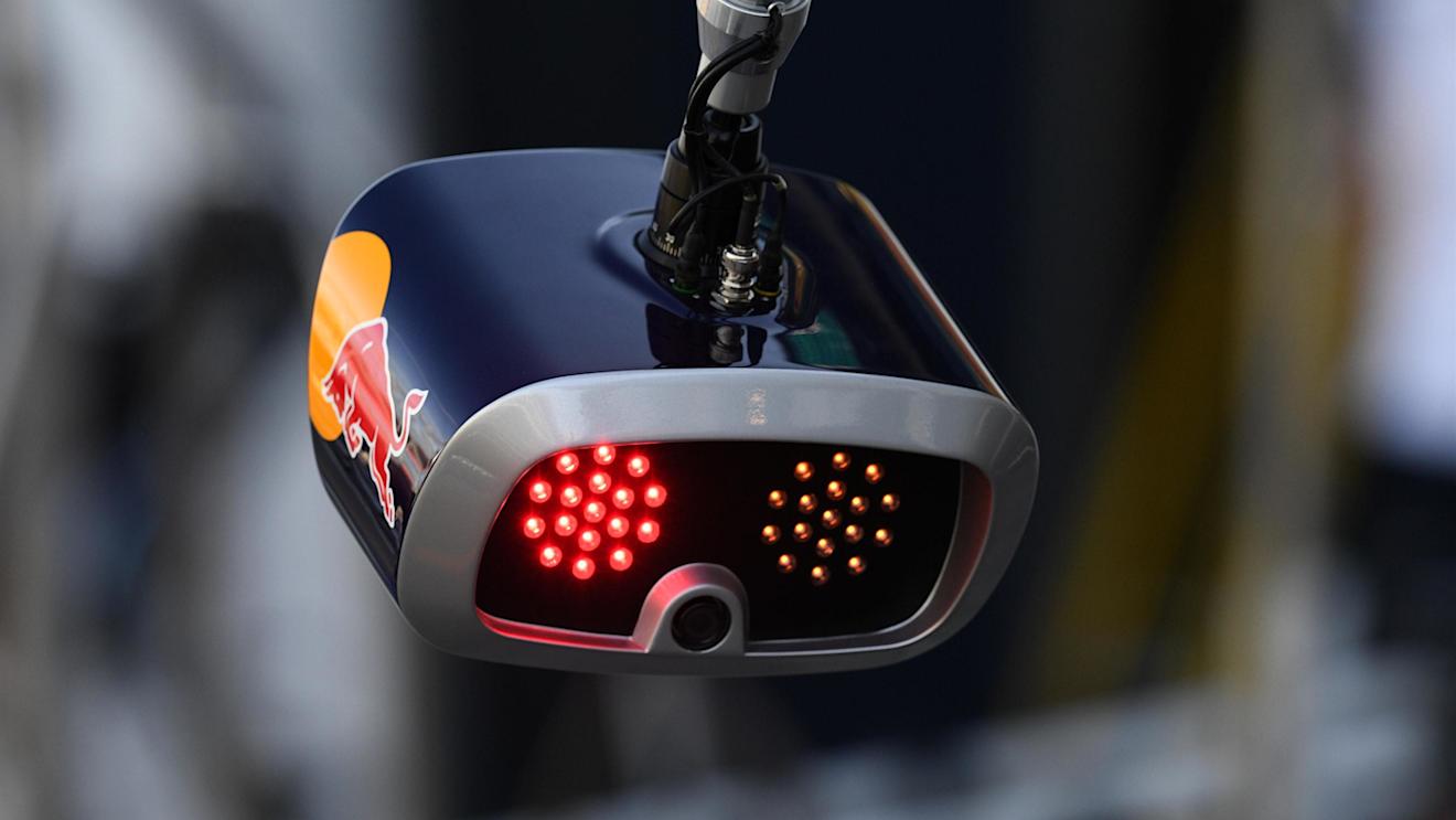 Red Bull Racing pit stop lights at Formula One World Championship, Rd1, Australian Grand Prix, Preparations, Albert Park, Melbourne, Australia, Thursday 17 March 2016. © Sutton Motorsport Images