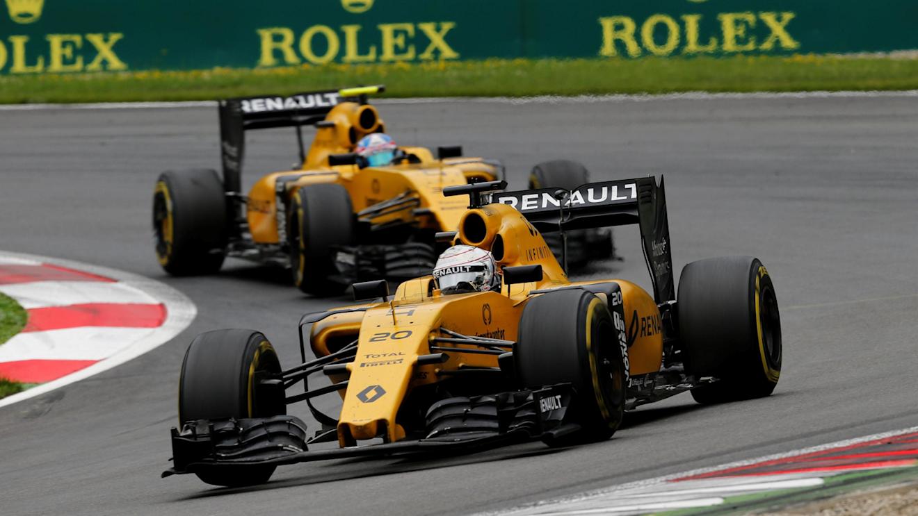 Kevin Magnussen (DEN) Renault Sport F1 Team RS16 leads Jolyon Palmer (GBR) Renault Sport F1 Team RS16 at Formula One World Championship, Rd9, Austrian Grand Prix, Race, Spielberg, Austria, Sunday 3 July 2016. © Sutton Images
