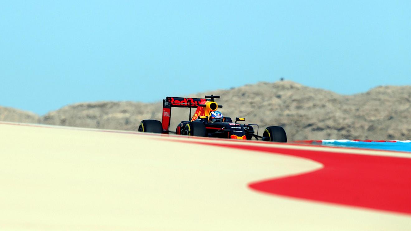 Daniel Ricciardo (AUS) Red Bull Racing RB12 at Formula One World Championship, Rd2, Bahrain Grand Prix Practice, Bahrain International Circuit, Sakhir, Bahrain, Friday 1 April 2016. © Sutton Motorsport Images