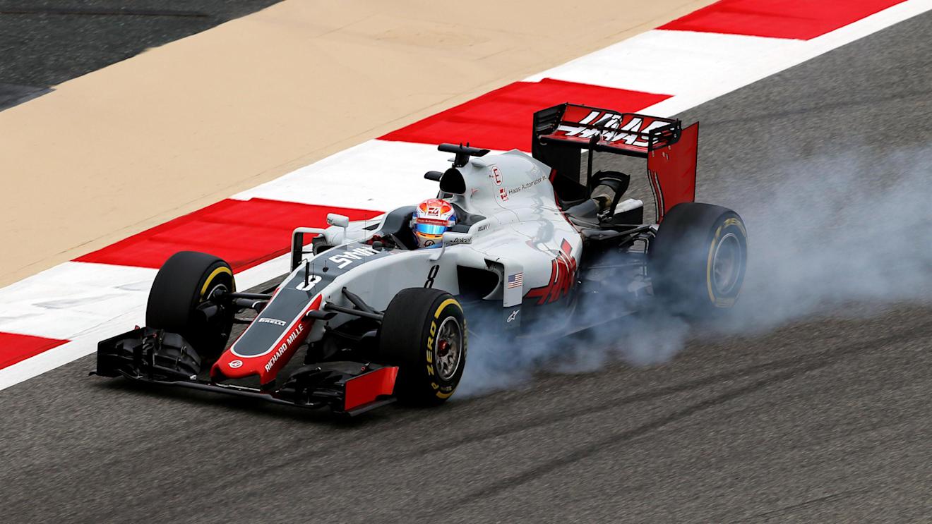 Romain Grosjean (FRA) Haas VF-16 locks up at Formula One World Championship, Rd2, Bahrain Grand Prix Practice, Bahrain International Circuit, Sakhir, Bahrain, Friday 1 April 2016. © Sutton Motorsport Images