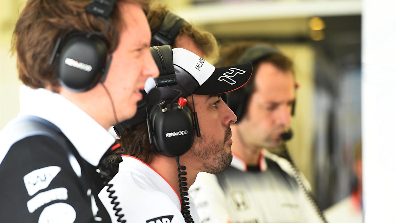 Fernando Alonso (ESP) McLaren at Formula One World Championship, Rd2, Bahrain Grand Prix Practice, Bahrain International Circuit, Sakhir, Bahrain, Friday 1 April 2016. © Sutton Motorsport Images