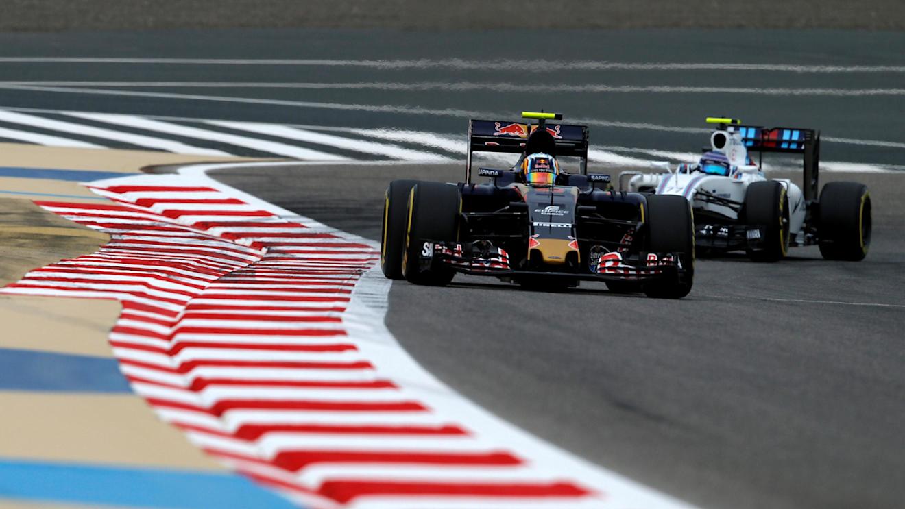 Carlos Sainz jr (ESP) Scuderia Toro Rosso STR11 at Formula One World Championship, Rd2, Bahrain Grand Prix Practice, Bahrain International Circuit, Sakhir, Bahrain, Friday 1 April 2016. © Sutton Motorsport Images