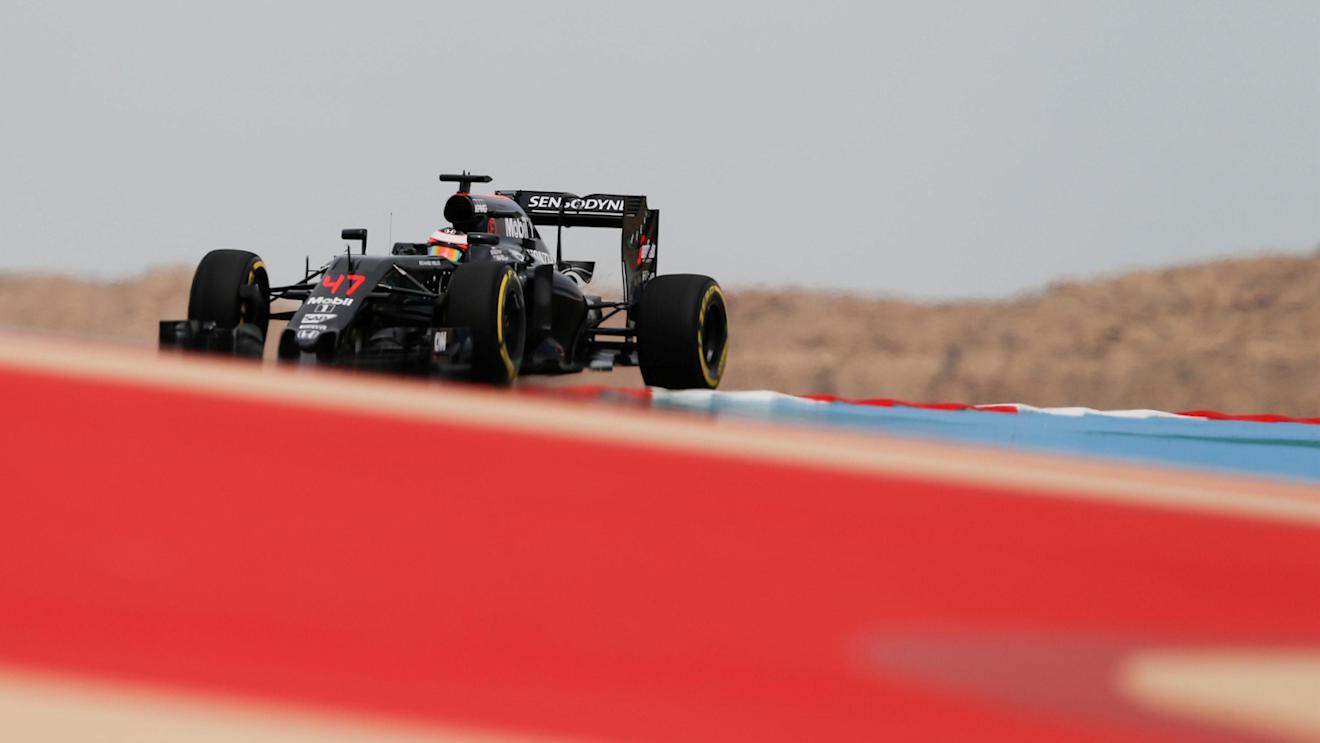 Stoffel Vandoorne (BEL) McLaren MP4-31 at Formula One World Championship, Rd2, Bahrain Grand Prix Practice, Bahrain International Circuit, Sakhir, Bahrain, Friday 1 April 2016. © Sutton Motorsport Images