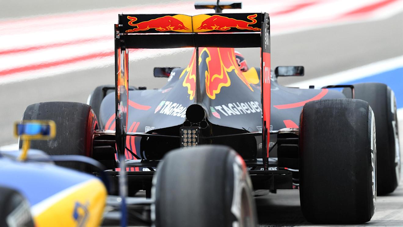 Daniel Ricciardo (AUS) Red Bull Racing RB12 at Formula One World Championship, Rd2, Bahrain Grand Prix Practice, Bahrain International Circuit, Sakhir, Bahrain, Friday 1 April 2016. © Sutton Motorsport Images