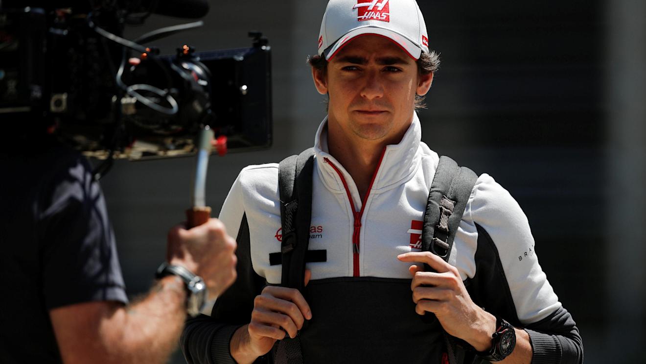 Esteban Gutierrez (MEX) Haas F1 at Formula One World Championship, Rd2, Bahrain Grand Prix Qualifying, Bahrain International Circuit, Sakhir, Bahrain, Saturday 2 April 2016. © Sutton Motorsport Images