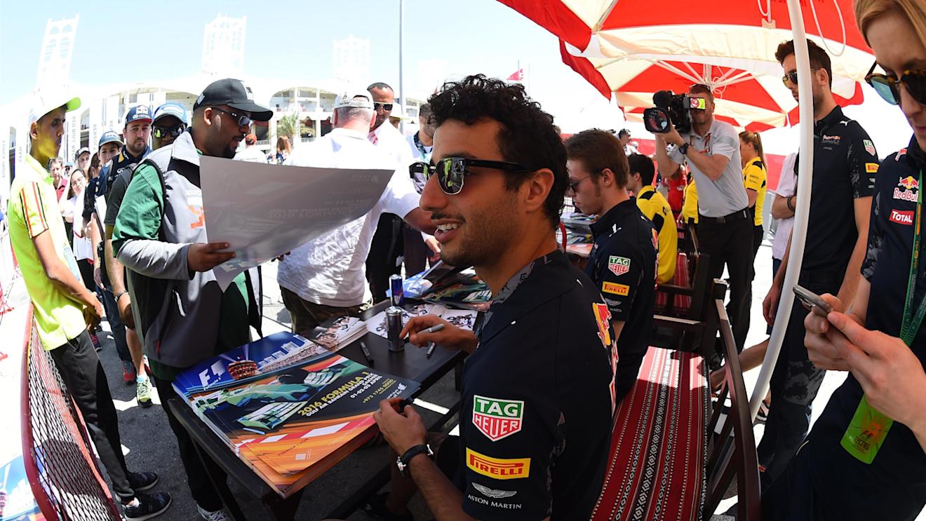 Daniel Ricciardo (AUS) Red Bull Racing at the autograph session at Formula One World Championship, Rd2, Bahrain Grand Prix Qualifying, Bahrain International Circuit, Sakhir, Bahrain, Saturday 2 April 2016. © Sutton Motorsport Images