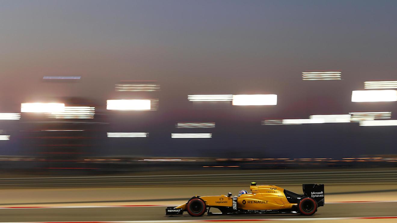 Jolyon Palmer (GBR) Renault Sport F1 Team RS16 at Formula One World Championship, Rd2, Bahrain Grand Prix Qualifying, Bahrain International Circuit, Sakhir, Bahrain, Saturday 2 April 2016. © Sutton Motorsport Images