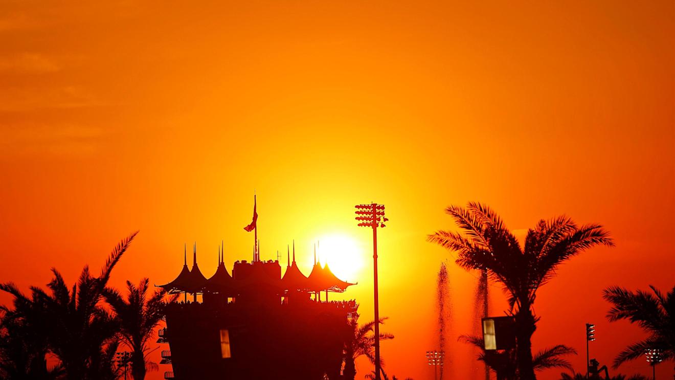 Sunset at Formula One World Championship, Rd2, Bahrain Grand Prix Race, Bahrain International Circuit, Sakhir, Bahrain, Sunday 3 April 2016. © Sutton Motorsport Images