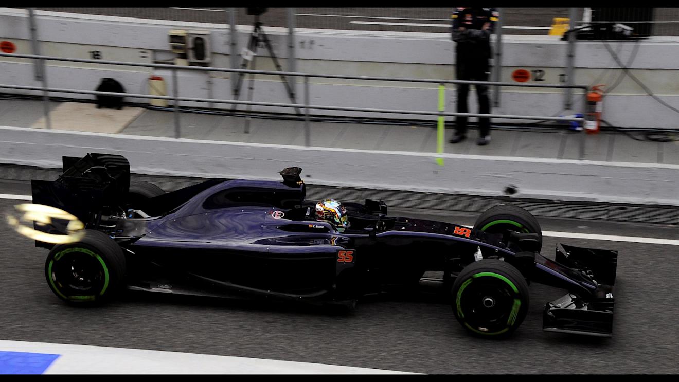 Carlos Sainz (ESP) Scuderia Toro Rosso STR11 at Formula One Testing, Day One, Barcelona, Spain, Monday 22 February 2016. © Sutton Motorsport Images