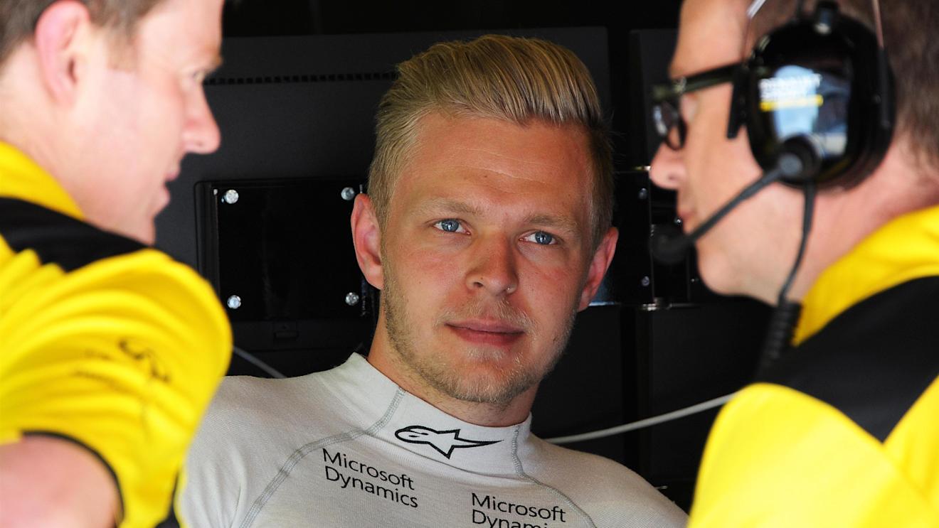 Kevin Magnussen (DEN) Renault Sport F1 Team at Formula One Testing, Day Two, Barcelona, Spain, 18 May 2016. © Sutton Images