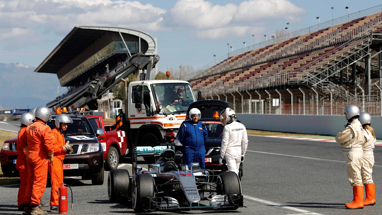 Lewis Hamilton (GBR) Mercedes-Benz F1 W07 Hybrid stops at pit lane exit at Formula One Testing, Day Four, Barcelona, Spain, Friday 4  March 2016. © Sutton Motorsport Images