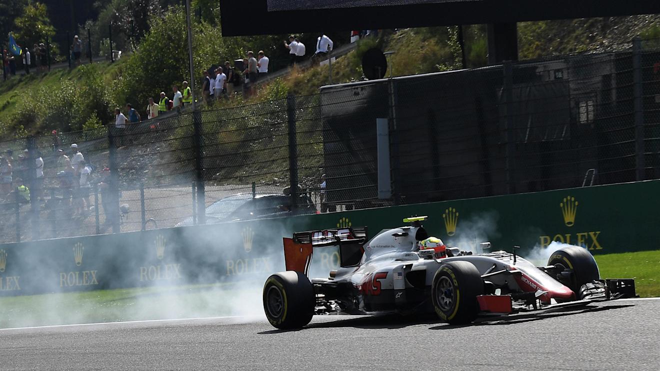 Esteban Gutierrez (MEX) Haas VF-16 locks up at Formula One World Championship, Rd13, Belgian Grand Prix, Race, Spa Francorchamps, Belgium, Sunday 28 August 2016. © Sutton Images