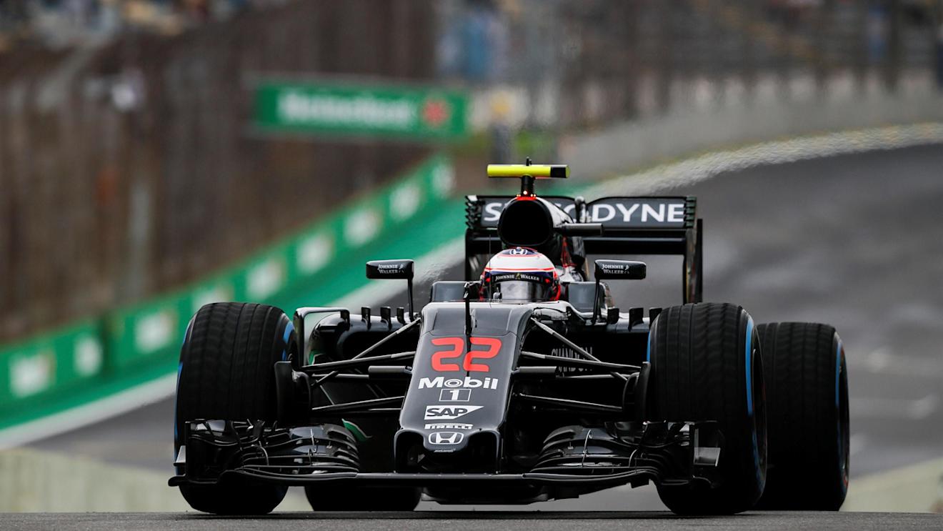 Jenson Button (GBR) McLaren MP4-31 at Formula One World Championship, Rd20, Brazilian Grand Prix, Qualifying, Interlagos, Sao Paulo, Brazil, Saturday 12 November 2016. © Sutton Images