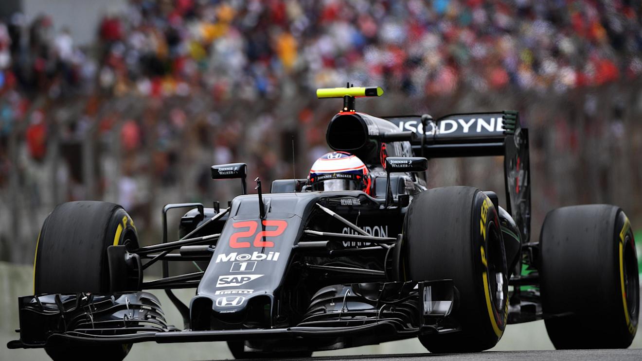Jenson Button (GBR) McLaren MP4-31 at Formula One World Championship, Rd20, Brazilian Grand Prix, Qualifying, Interlagos, Sao Paulo, Brazil, Saturday 12 November 2016. © Sutton Images