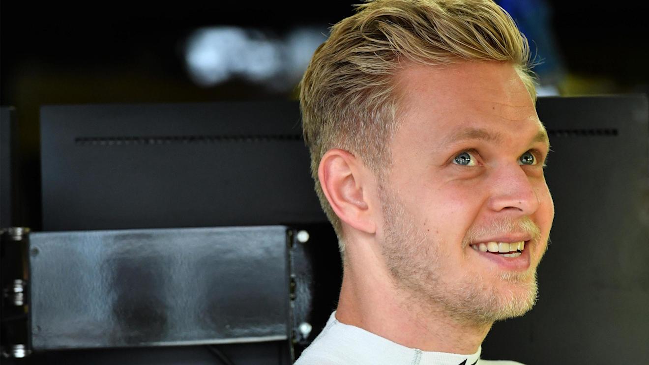 Kevin Magnussen (DEN) Renault Sport F1 Team at Formula One World Championship, Rd20, Brazilian Grand Prix, Qualifying, Interlagos, Sao Paulo, Brazil, Saturday 12 November 2016. © Sutton Images
