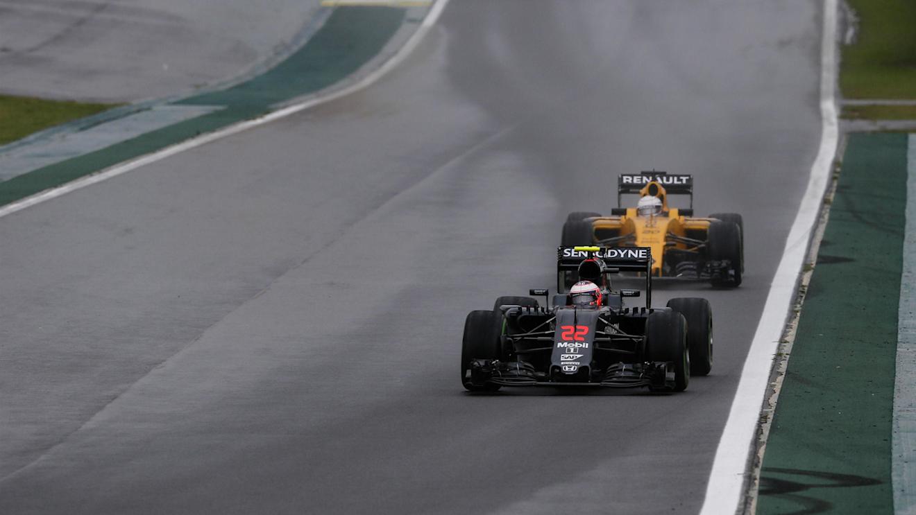 Jenson Button (GBR) McLaren MP4-31 at Formula One World Championship, Rd20, Brazilian Grand Prix, Race, Interlagos, Sao Paulo, Brazil, Sunday 13 November 2016. © Sutton Images