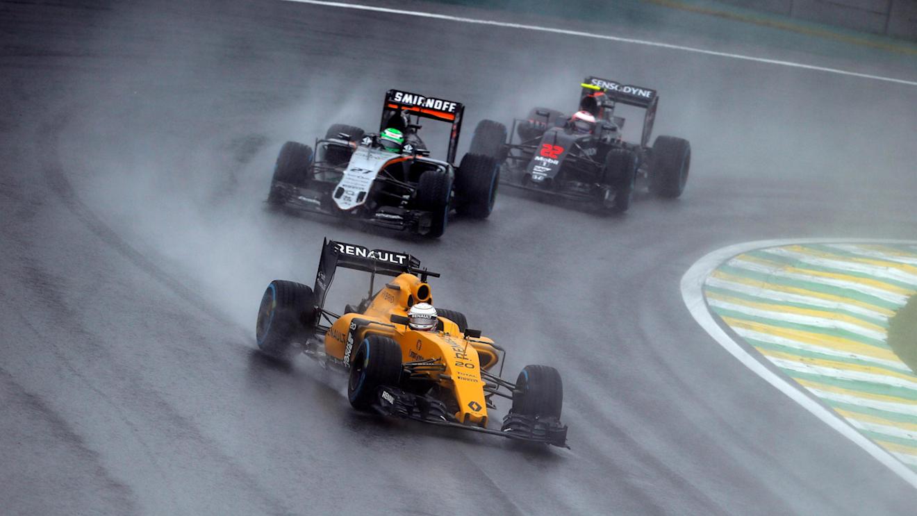 Kevin Magnussen (DEN) Renault Sport F1 Team RS16 at Formula One World Championship, Rd20, Brazilian Grand Prix, Race, Interlagos, Sao Paulo, Brazil, Sunday 13 November 2016. © Sutton Images