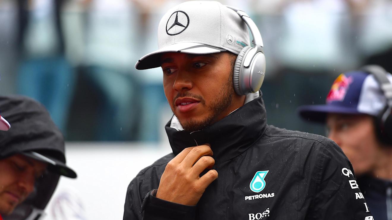 Lewis Hamilton (GBR) Mercedes AMG F1 on the drivers parade at Formula One World Championship, Rd20, Brazilian Grand Prix, Race, Interlagos, Sao Paulo, Brazil, Sunday 13 November 2016. © Sutton Images