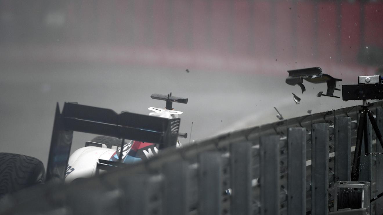 Felipe Massa (BRA) Williams FW38 spins and crashes out of the race at Formula One World Championship, Rd20, Brazilian Grand Prix, Race, Interlagos, Sao Paulo, Brazil, Sunday 13 November 2016. © Sutton Images