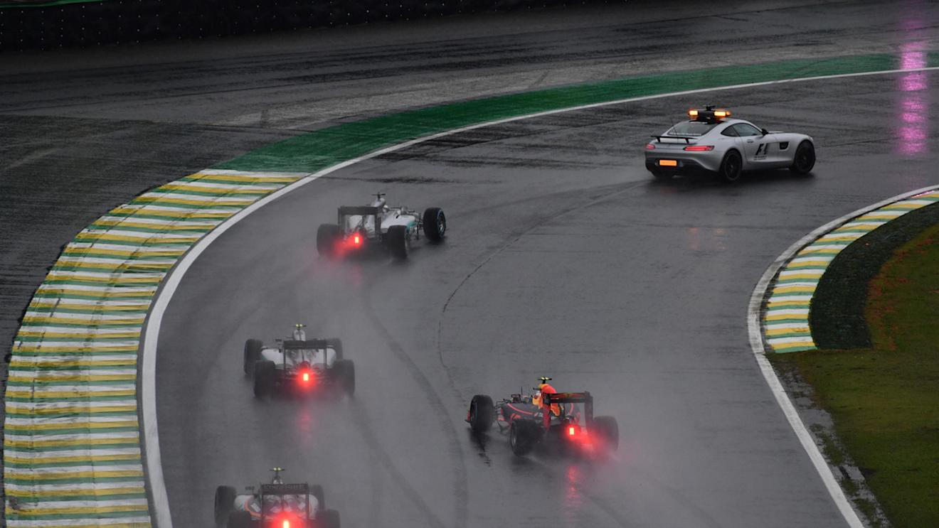 Safety car leads the field at Formula One World Championship, Rd20, Brazilian Grand Prix, Race, Interlagos, Sao Paulo, Brazil, Sunday 13 November 2016. © Sutton Images