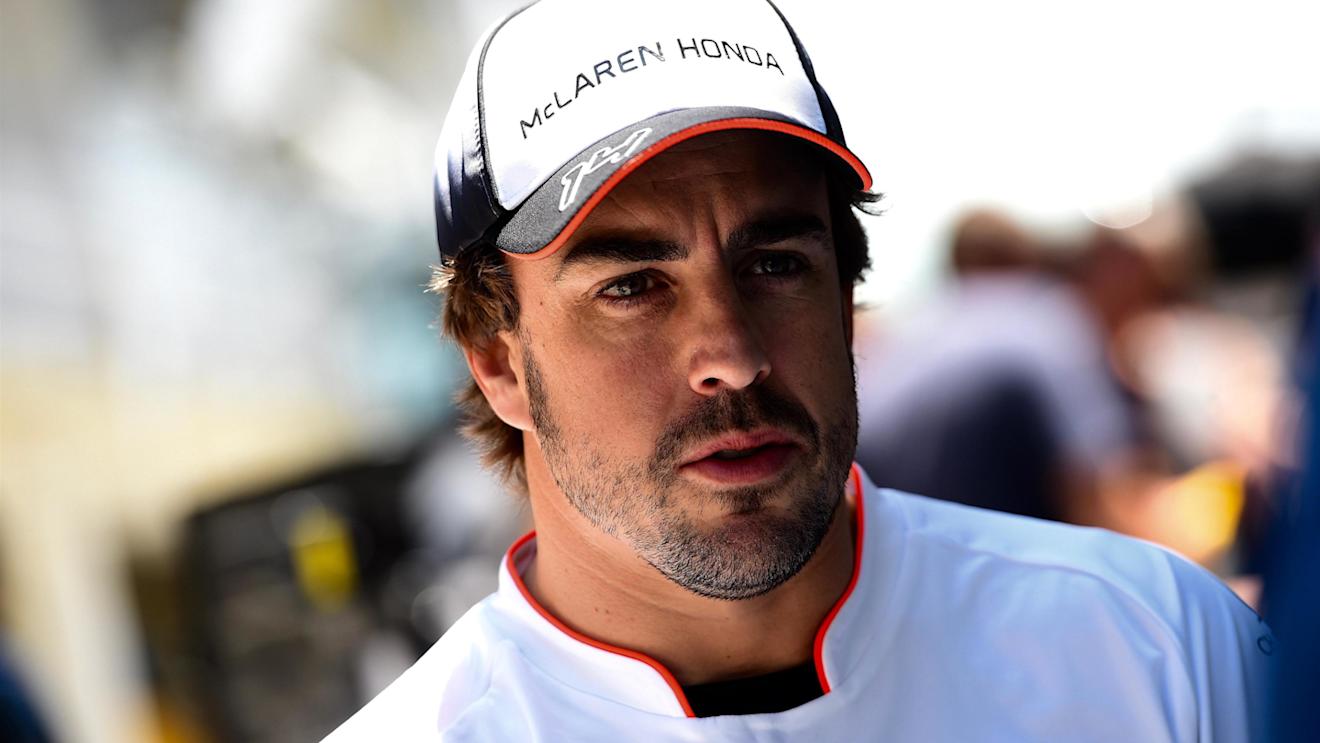 Fernando Alonso (ESP) McLaren at Formula One World Championship, Rd20, Brazilian Grand Prix, Preparations, Interlagos, Sao Paulo, Brazil, Thursday 10 November 2016. © Sutton Images