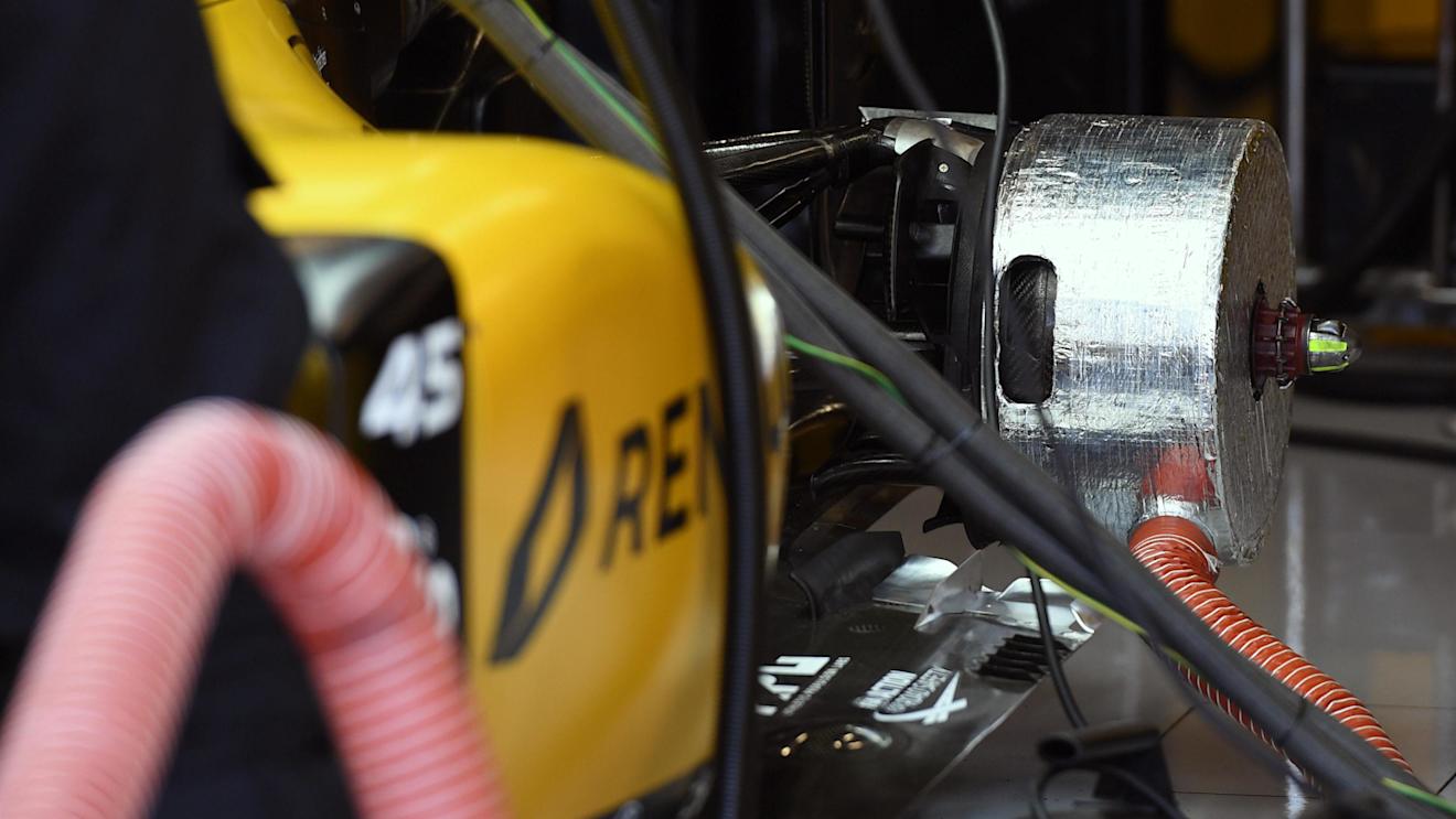 Renault Sport F1 Team RS16 rear wheel hub at Formula One World Championship, Rd10, British Grand Prix, Practice, Silverstone, England, Friday 8 July 2016. © Sutton Images