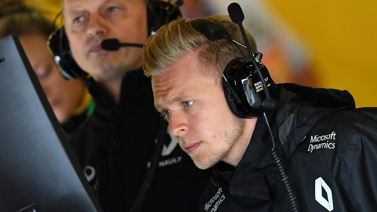 Kevin Magnussen (DEN) Renault Sport F1 Team at Formula One World Championship, Rd10, British Grand Prix, Practice, Silverstone, England, Friday 8 July 2016. © Sutton Images