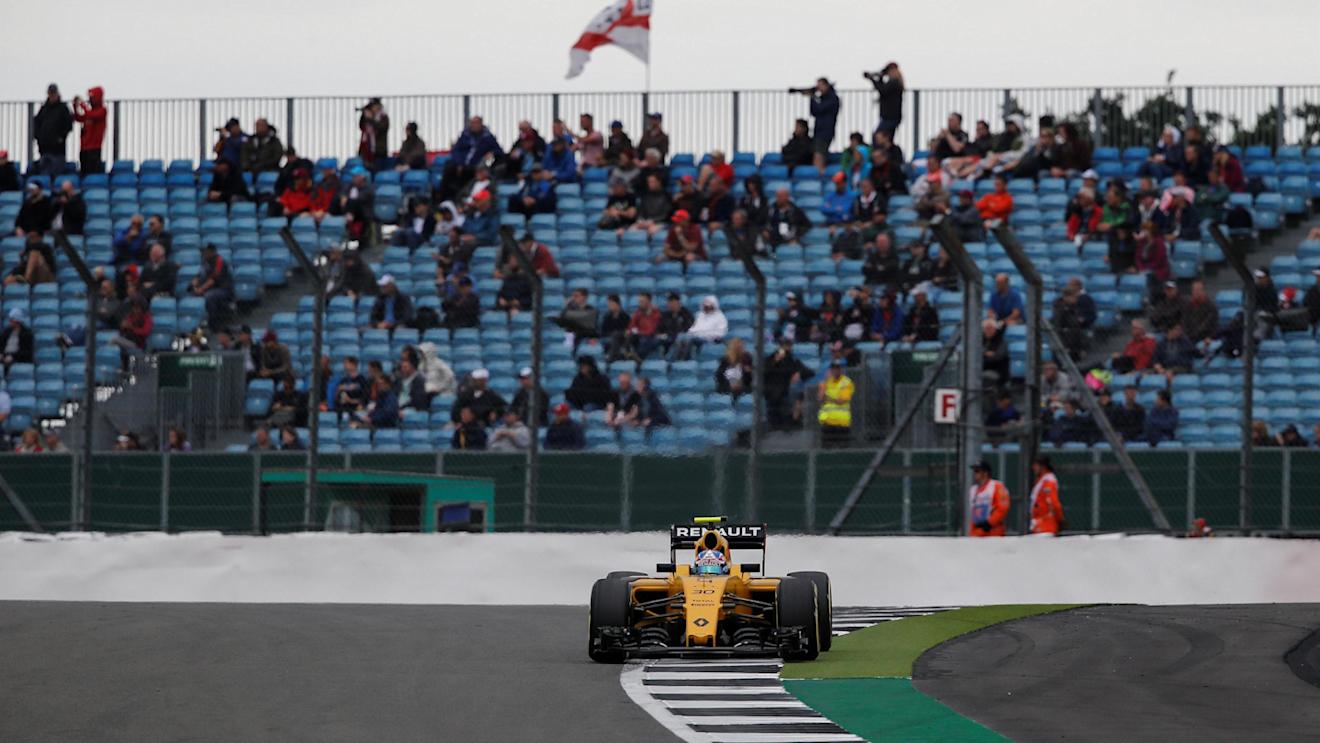 Jolyon Palmer (GBR) Renault Sport F1 Team RS16 at Formula One World Championship, Rd10, British Grand Prix, Qualifying, Silverstone, England, Saturday 9 July 2016. © Sutton Images