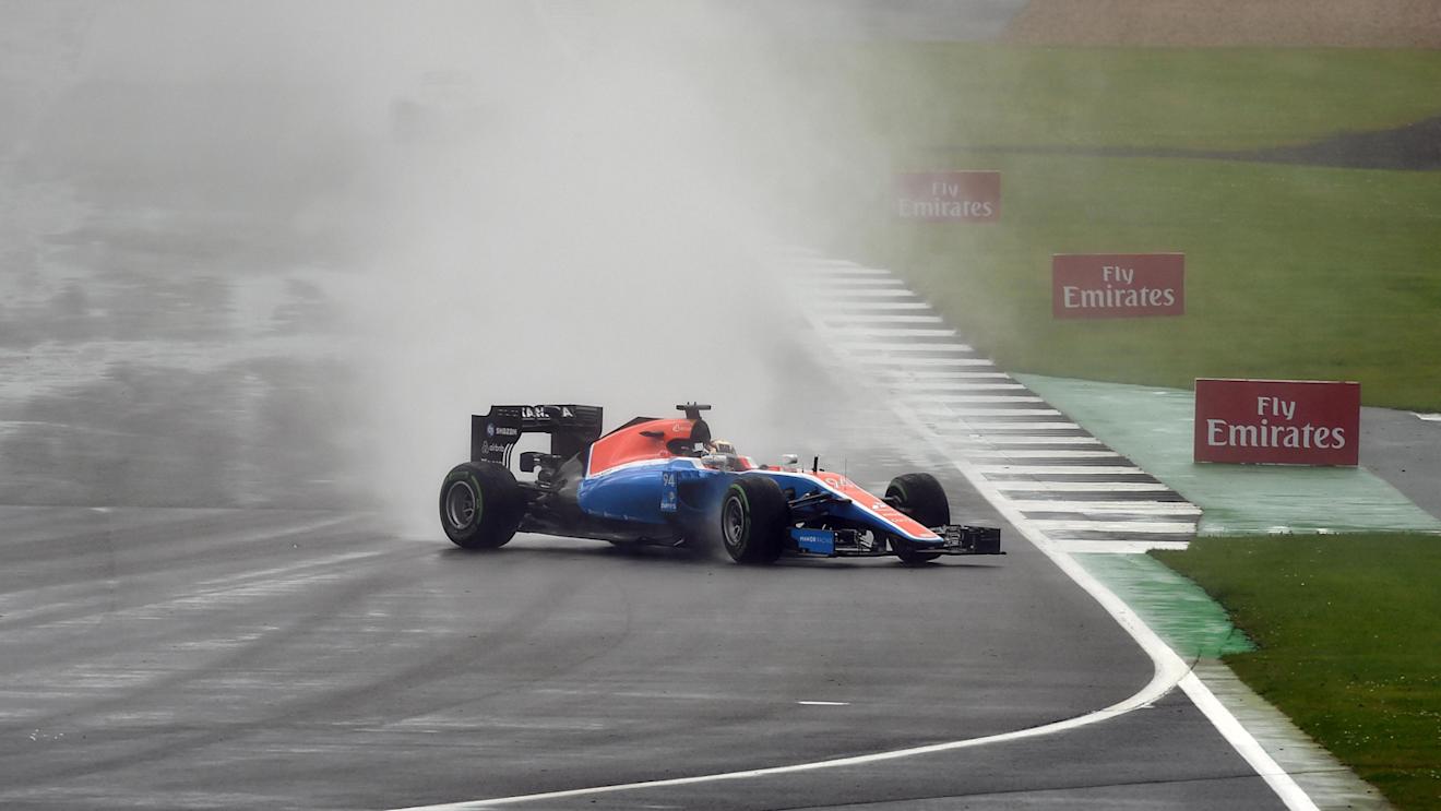 Pascal Wehrlein (GER) Manor Racing MRT05 spins out and retires form the race at Formula One World Championship, Rd10, British Grand Prix, Race, Silverstone, England, Sunday 10 July 2016. © Sutton Images