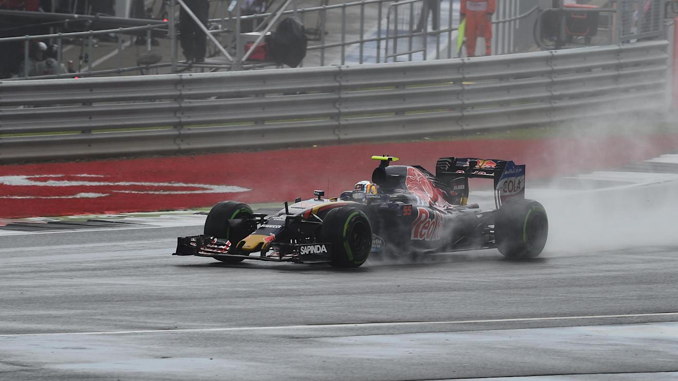 Carlos Sainz (ESP) Scuderia Toro Rosso STR11 at Formula One World Championship, Rd10, British Grand Prix, Race, Silverstone, England, Sunday 10 July 2016. © Sutton Images