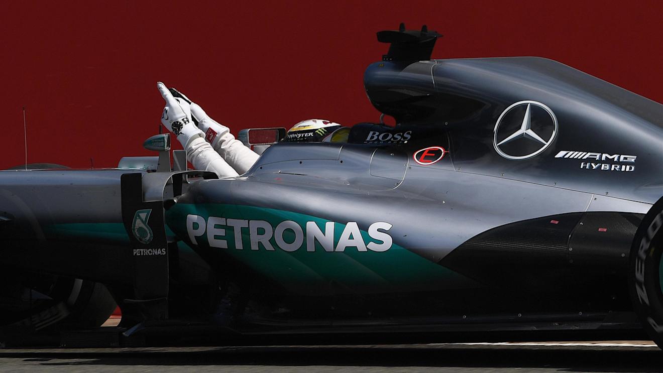Race winner Lewis Hamilton (GBR) Mercedes-Benz F1 W07 Hybrid crosses the line at Formula One World Championship, Rd10, British Grand Prix, Race, Silverstone, England, Sunday 10 July 2016. © Sutton Images