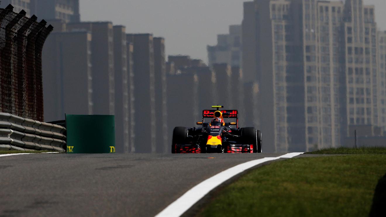 Daniil Kvyat (RUS) Red Bull Racing RB12 at Formula One World Championship, Rd3, Chinese Grand Prix, Practice, Shanghai, China, Friday 15 April 2016. © Sutton Motorsport Images